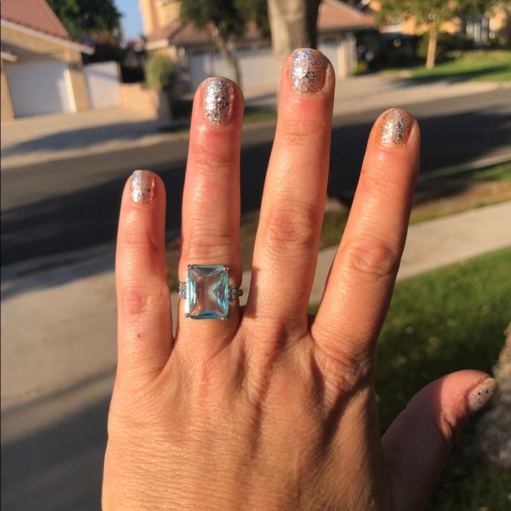 5⭐ Rated Sterling Silver Aquamarine Ring - Picture 4 of 8